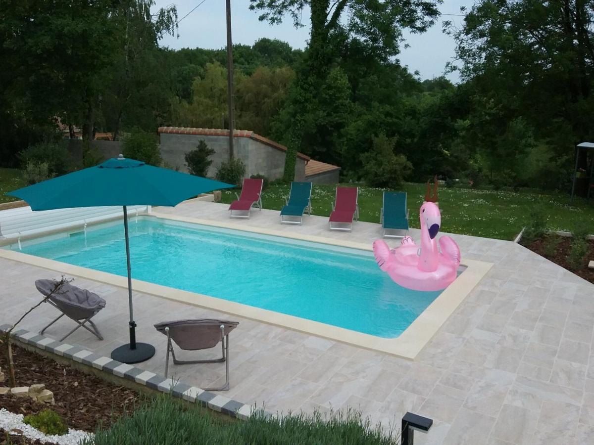 La Salamandre Le Busseau Exterior photo
